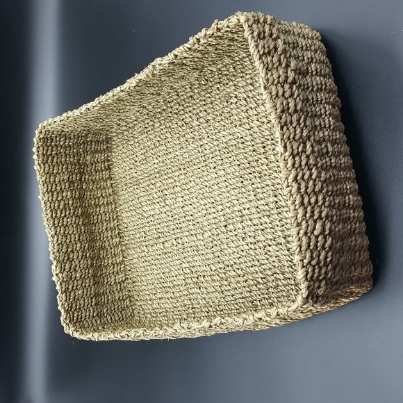 Vintage Hand Crafted 1 Square and 2 Rectangle Grass Baskets with Lids - Picture 9 of 16